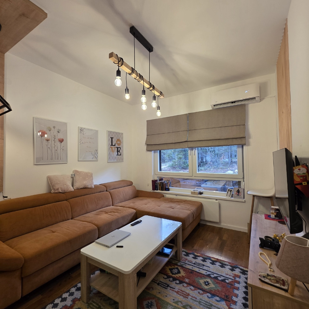 Prodaja opremljen Dvosoban apartman Trebević 15