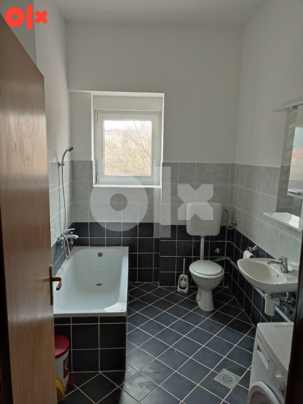 gency Plus iznamljuje predivnu renoviranu garsonjeru. 3