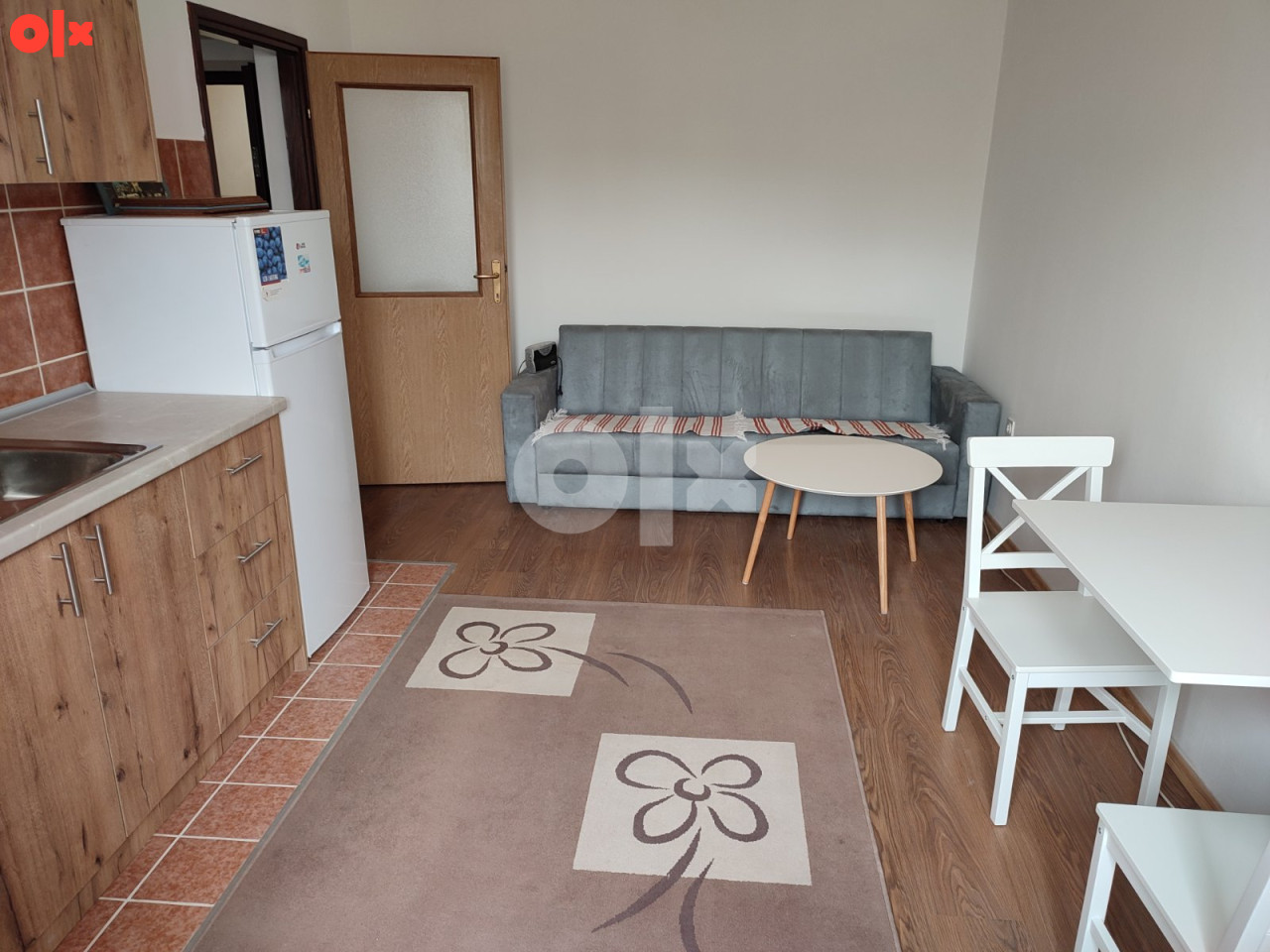 gency Plus iznamljuje predivnu renoviranu garsonjeru.