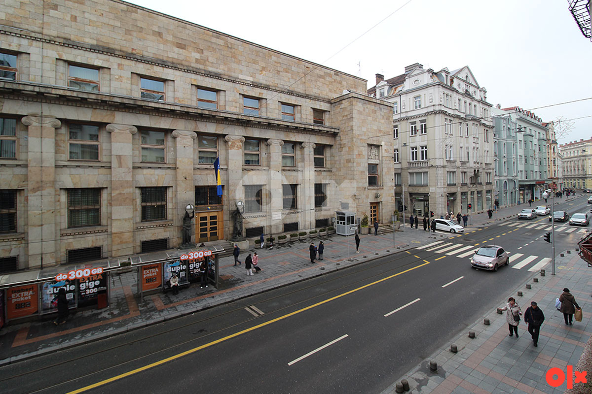B.D. prodaje: Petosoban stan sa dva balkona, ul. Maršala Tita