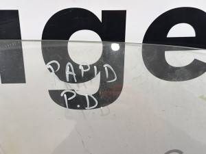 Staklo prednje desno Škoda Rapid 2015 (fotografija 1)