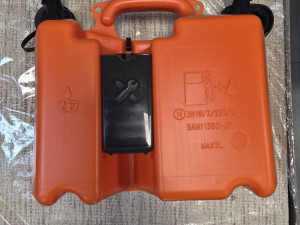 Kanister sa nastavcima za brzo sipanje goriva i ulja