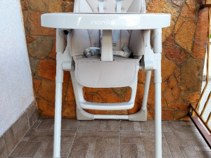 HRANILICA  ZA BEBE STOLICA   NANIA  CARLA skoro NOVA