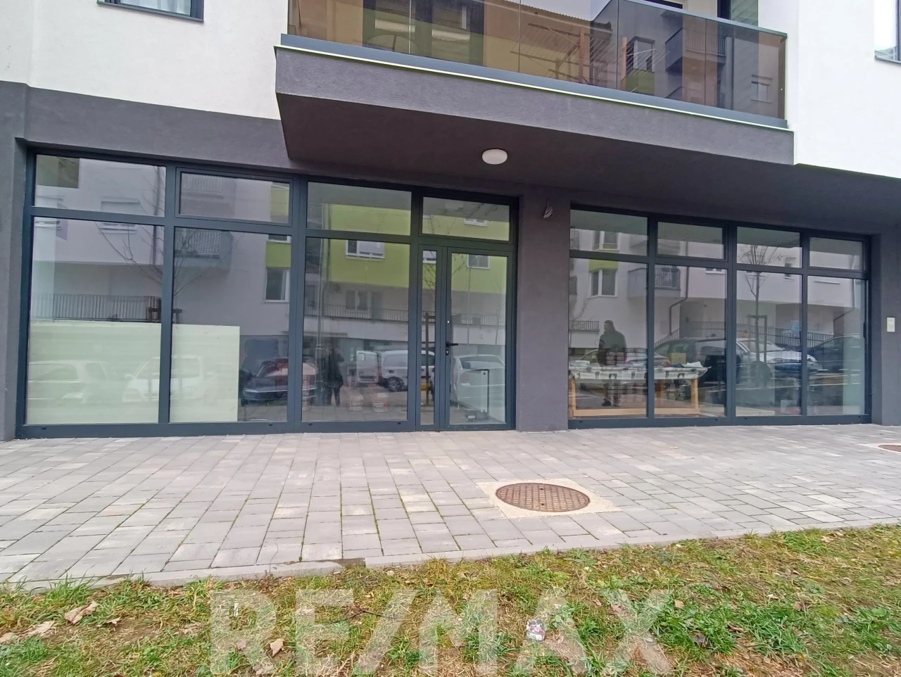 Višenamjenski poslovni prostor 81m2 za najam na Paprikovcu