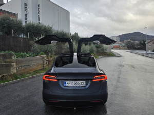 Tesla Model X90D Performance
