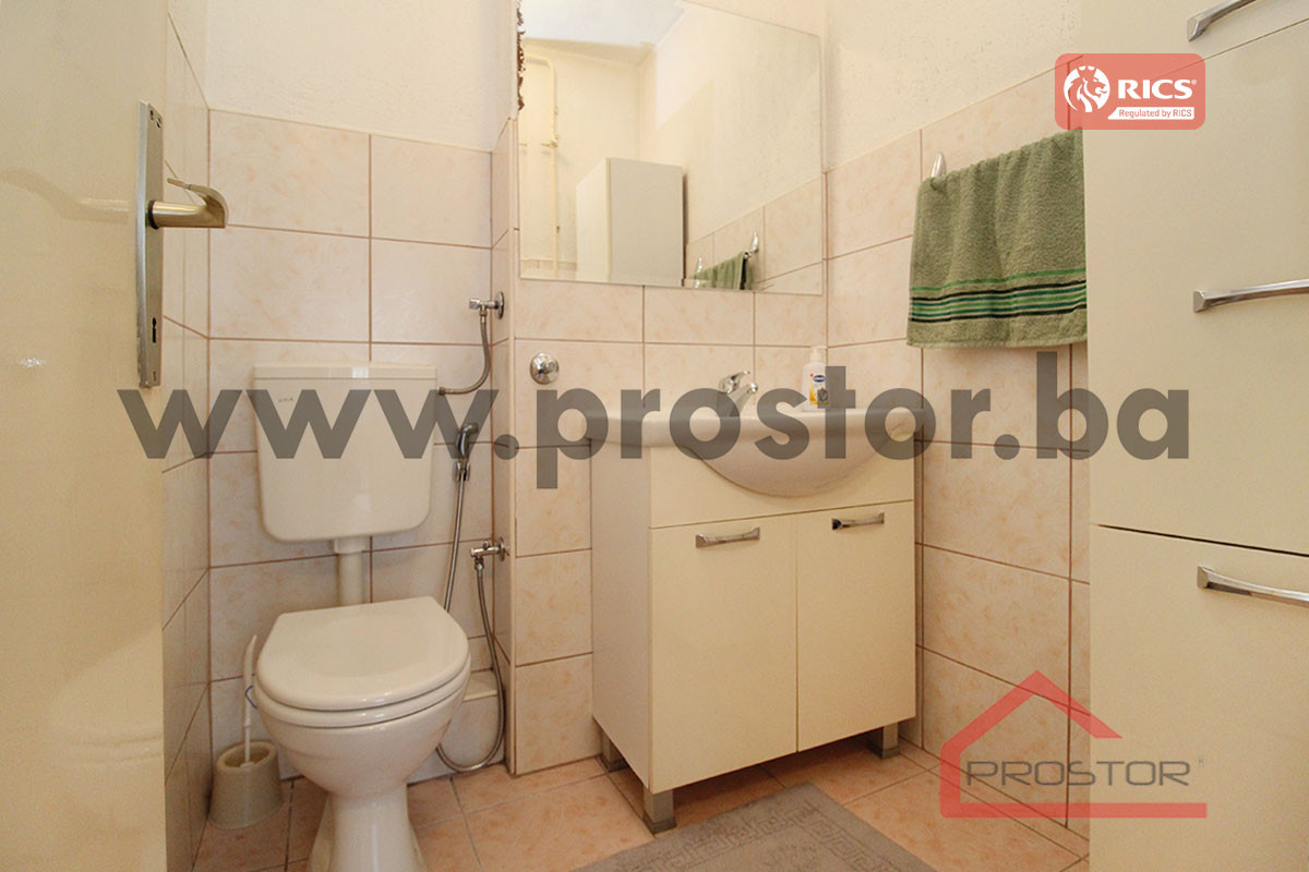 PROSTOR prodaje: Šestosoban stan, Alipašino Polje 16