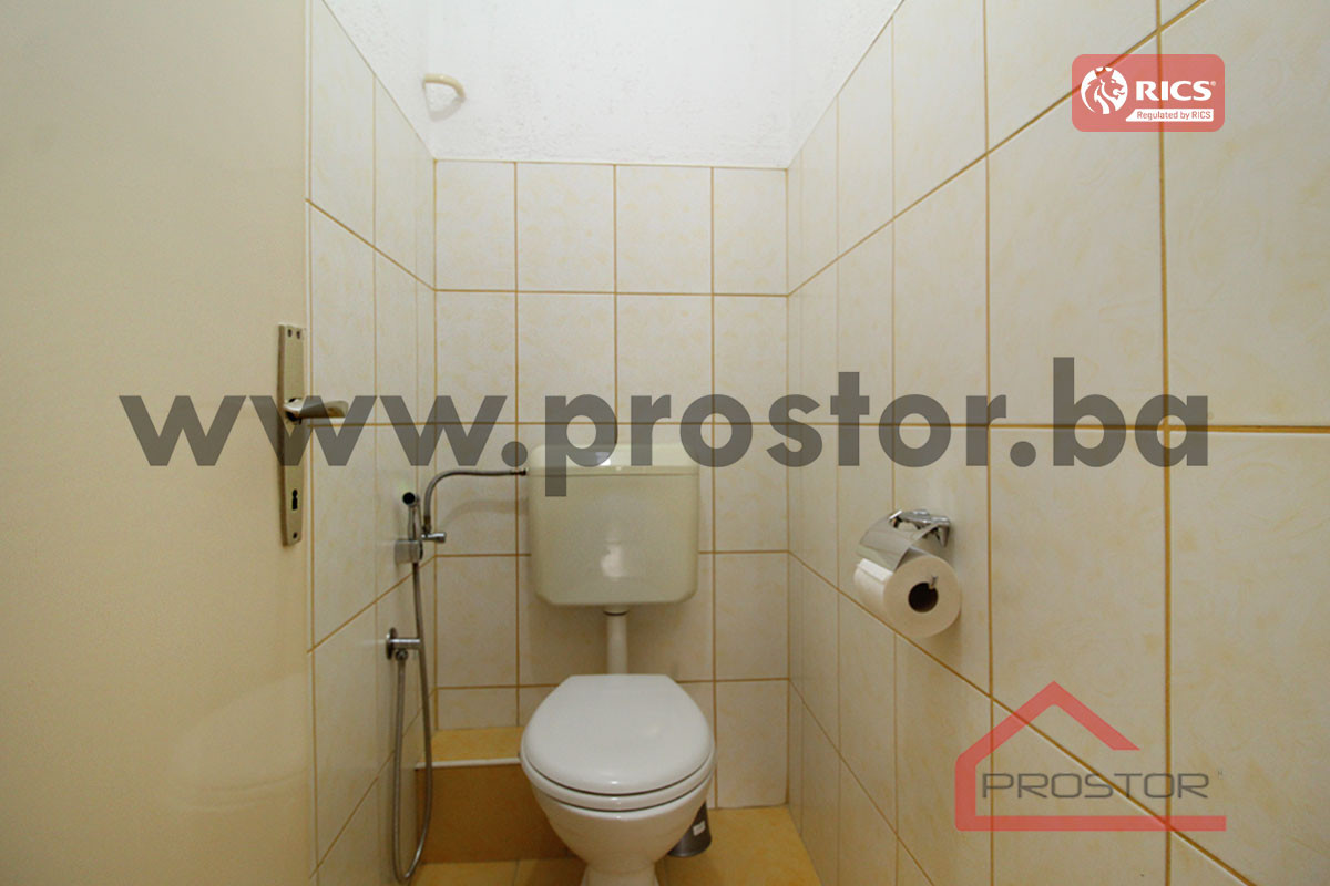 PROSTOR prodaje: Šestosoban stan, Alipašino Polje 17