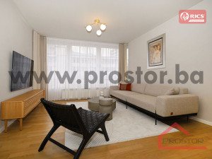 PROSTOR izdaje: Trosoban stan sa parking mjestom, Skenderija