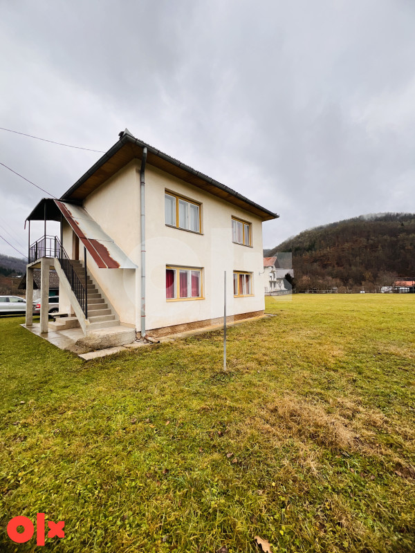 Vikendica Podgrab, Pale 150m2, Okućnica 6570m2