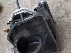 KUCISTE GRIJANJA MERCEDES 124