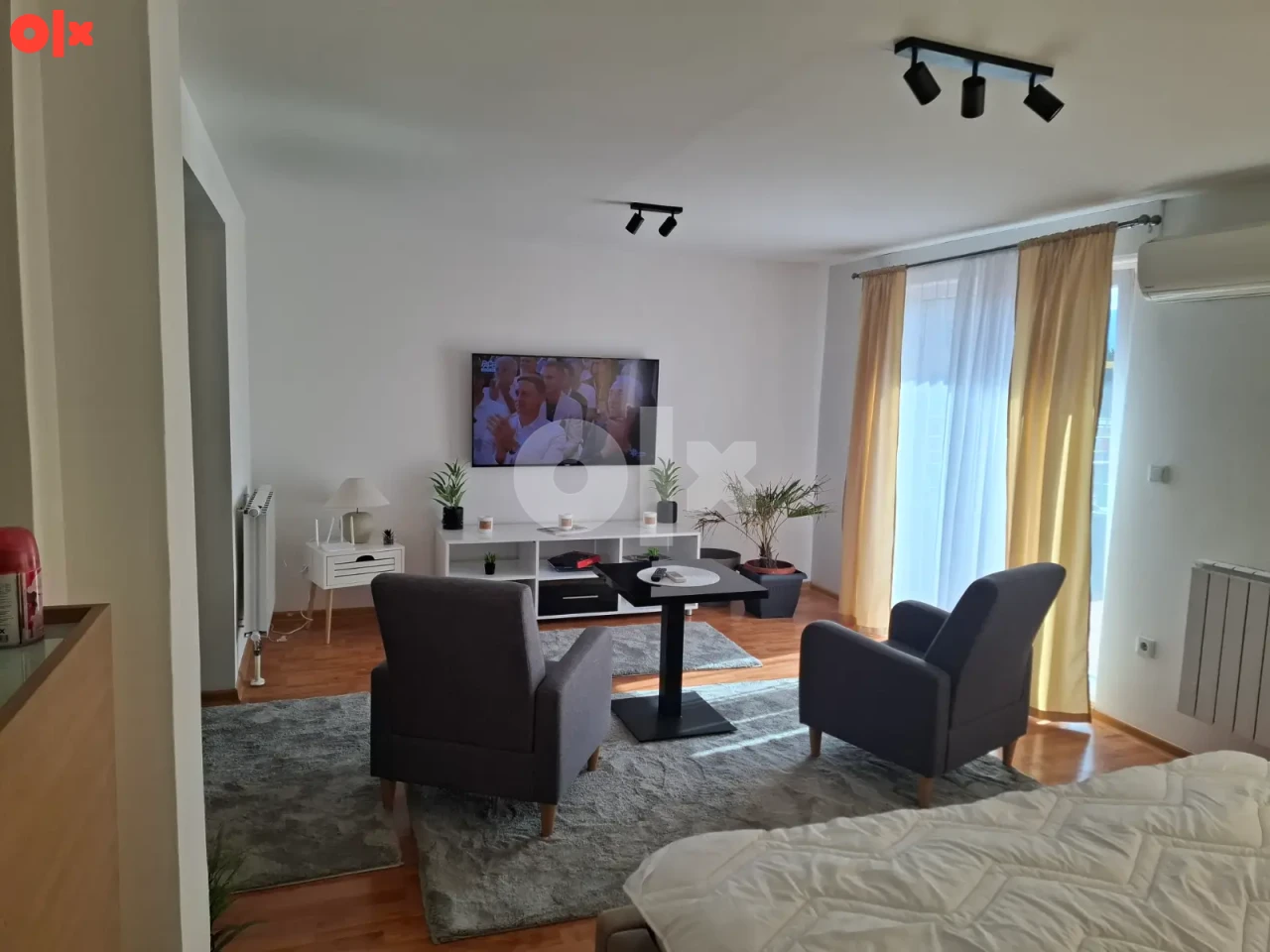 Stan na dan Stup bulevar Sarajevo sa garažom, 062 825 401