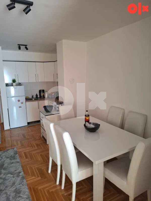 Stan na dan Stup bulevar Sarajevo sa garažom, 062 825 401 8