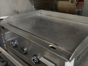 STRUJNI ROŠTILJ SA INOX PLOČOM