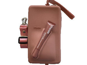 Rhode torbica with lipstick Puder