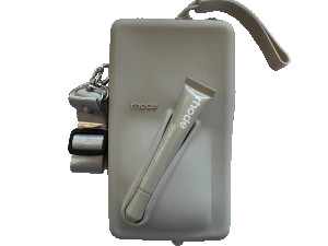 Rhode torbica with lipstick Siva