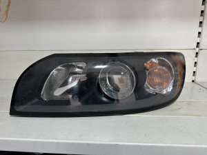VOLVO S40 V50 Far L. CRNI