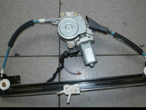 El. podizac stakala Alfa Romeo 147 desni+ lijevi na stanju