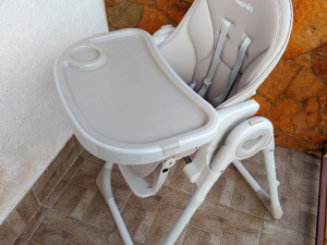 HRANILICA  ZA BEBE STOLICA   NANIA  CARLA skoro NOVA