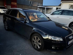 AUDI A4 b8 2.0 TDI *AVANT*LED*XENON*NAVI*MF*ALU*PDC*ECC