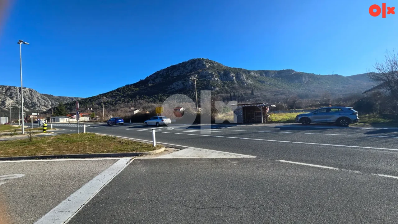 Zemljište sa zapocetim objetom Mostar-Zitomislic uz M17 2