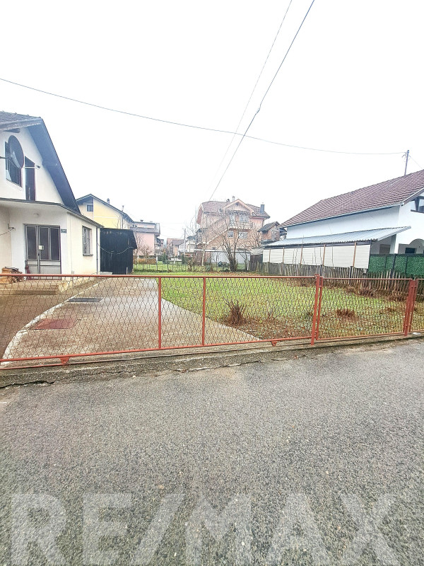 Plac za gradnju kuće u Karađorđevoj ulici - Lauš 2