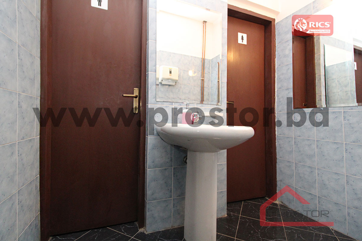 PROSTOR izdaje: Poslovni prostor, 82m2, Lukavica 5