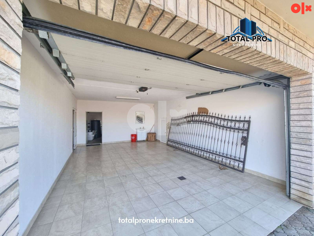 TOTAL PRO/ Vila s bazenom 500 m2 / Blagaj 13