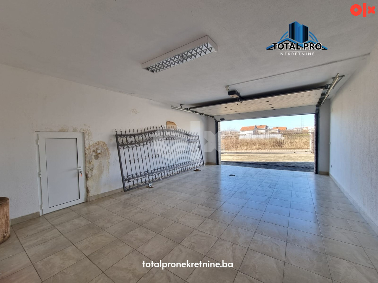 TOTAL PRO/ Vila s bazenom 500 m2 / Blagaj 16