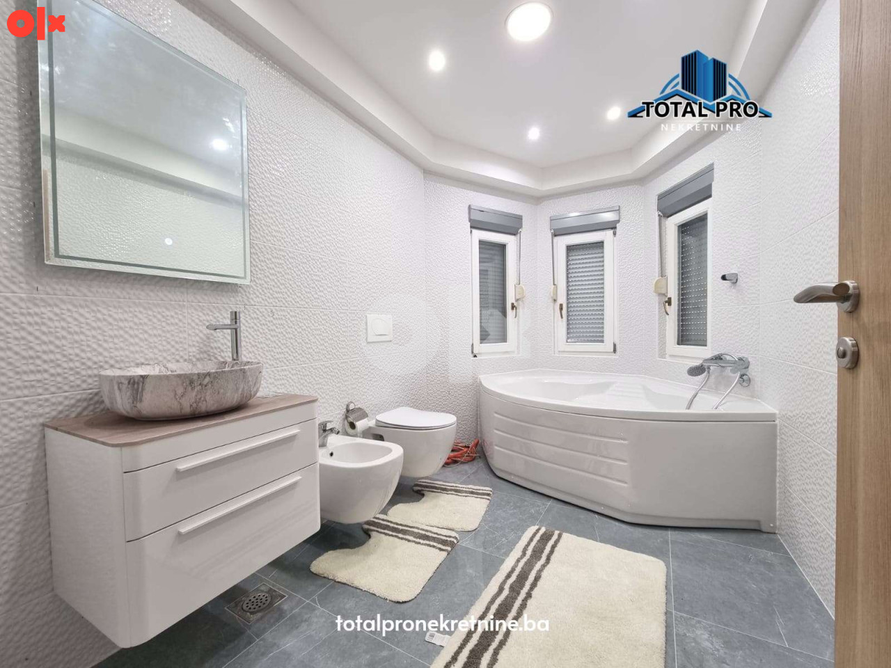 TOTAL PRO/ Vila s bazenom 500 m2 / Blagaj 23