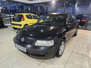 VW PASSAT 1.6 BENZIN, 199 GOD, REGISTROVAN,KLIMA