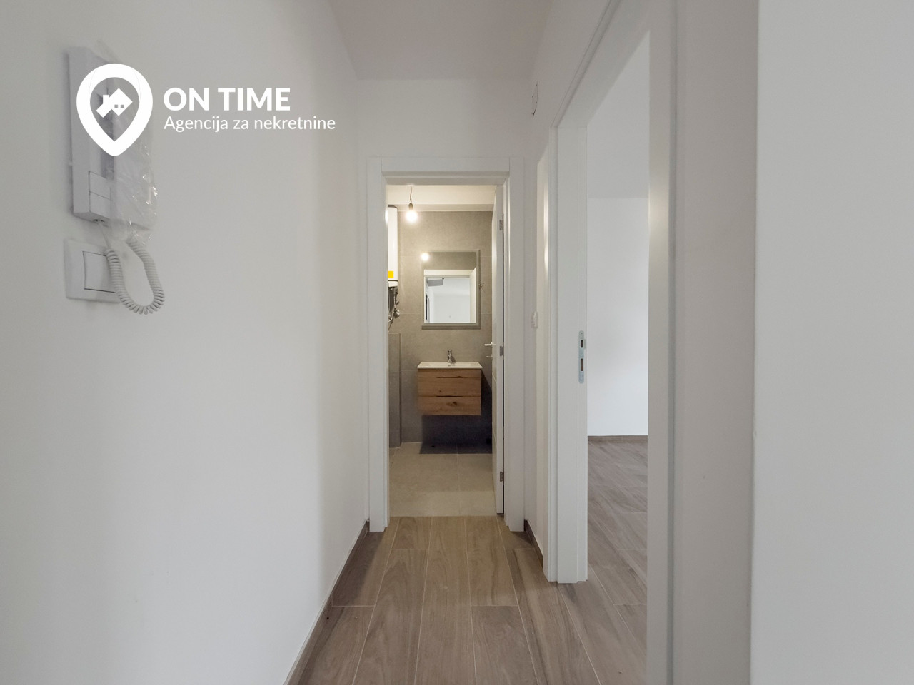 ON TIME prodaje: Dvosoban Apartman Jahorina 7