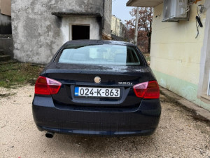 BMW E90 320i