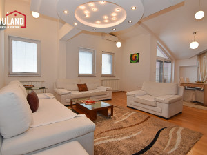 Trosoban stan sa garažnim mjestom / Kovačići, Novo Sarajevo