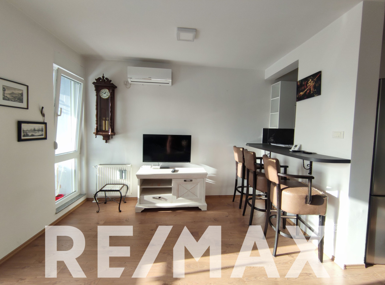 Iznajmljuje se petosoban stan novije gradnje sa garažom, 160m2 3