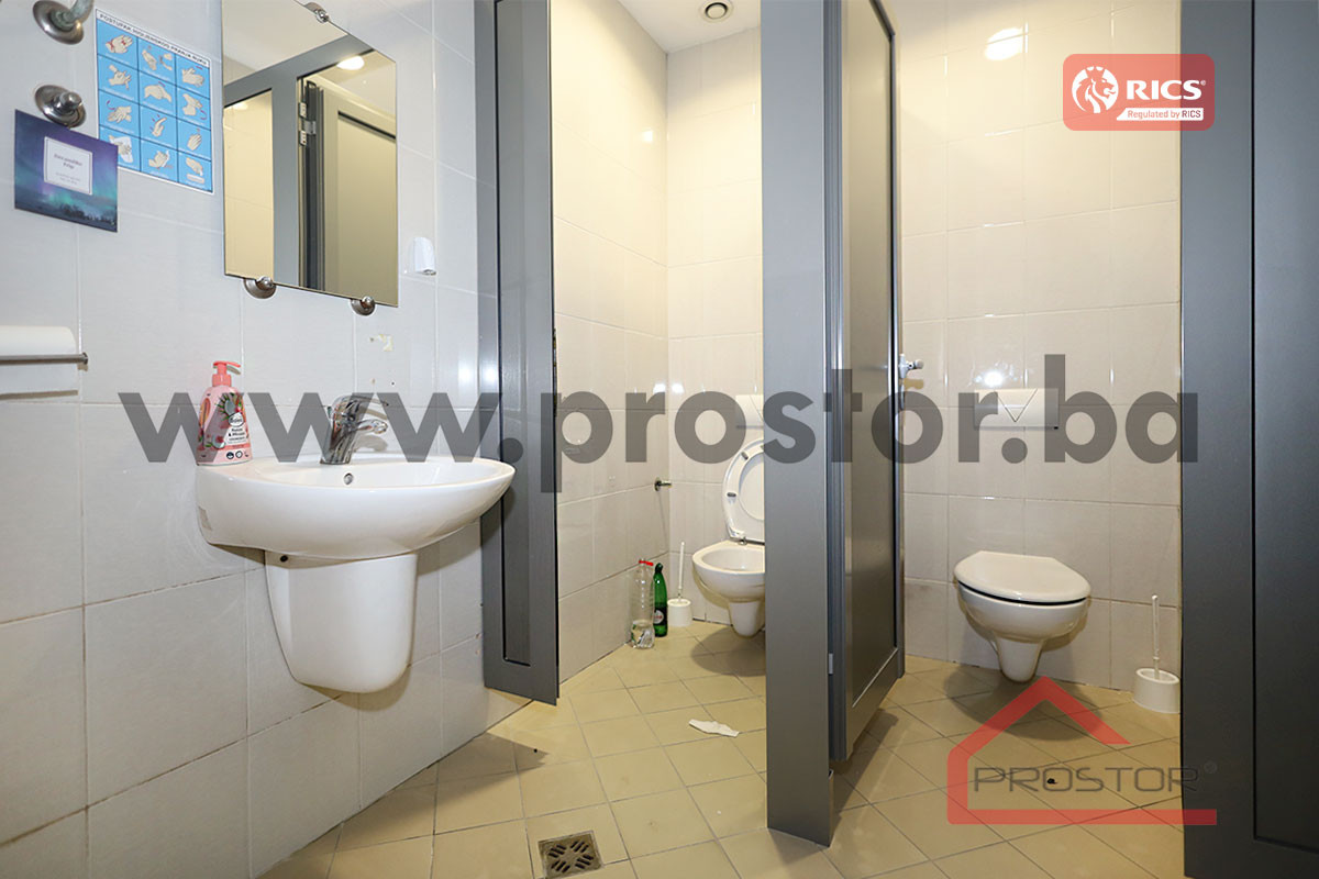 PROSTOR izdaje: Poslovni prostor, Pofalići 11