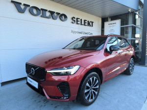 VOLVO XC60 B4 (D) AWD A Plus Dark