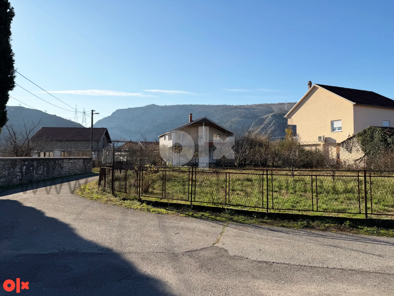 Dvije kuće sa garažama u naselju Buna, Mostar