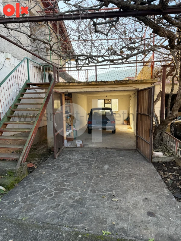 Dvije kuće sa garažama u naselju Buna, Mostar 9