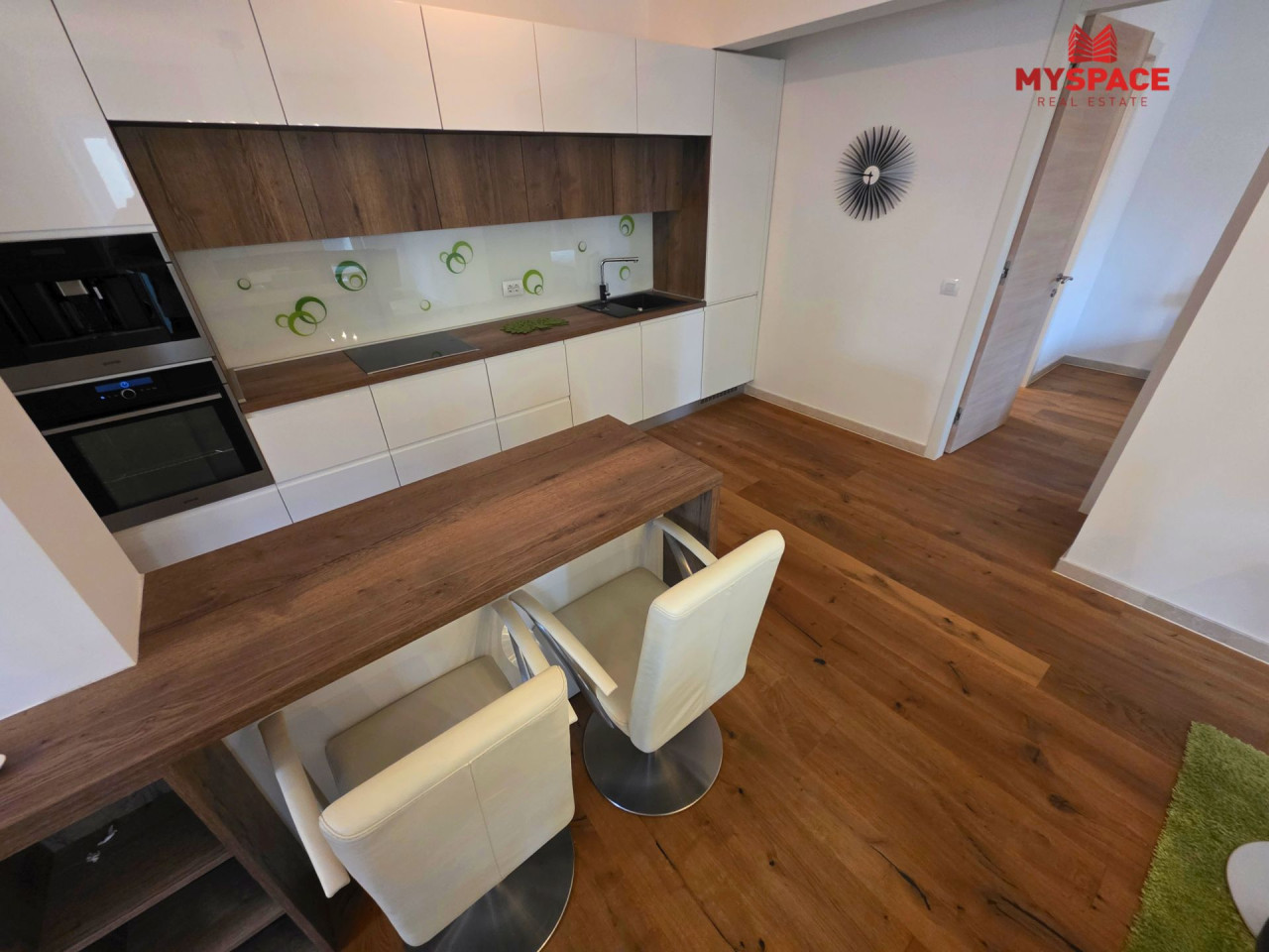 MY SPACE/ LUX stan sa garazom/ NAMJESTEN/ 107 m2 3