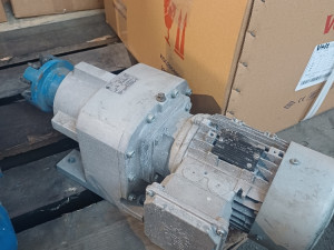 ELEKTRO MOTOR SA REDUKTOROM 0.75kW 37obrt.