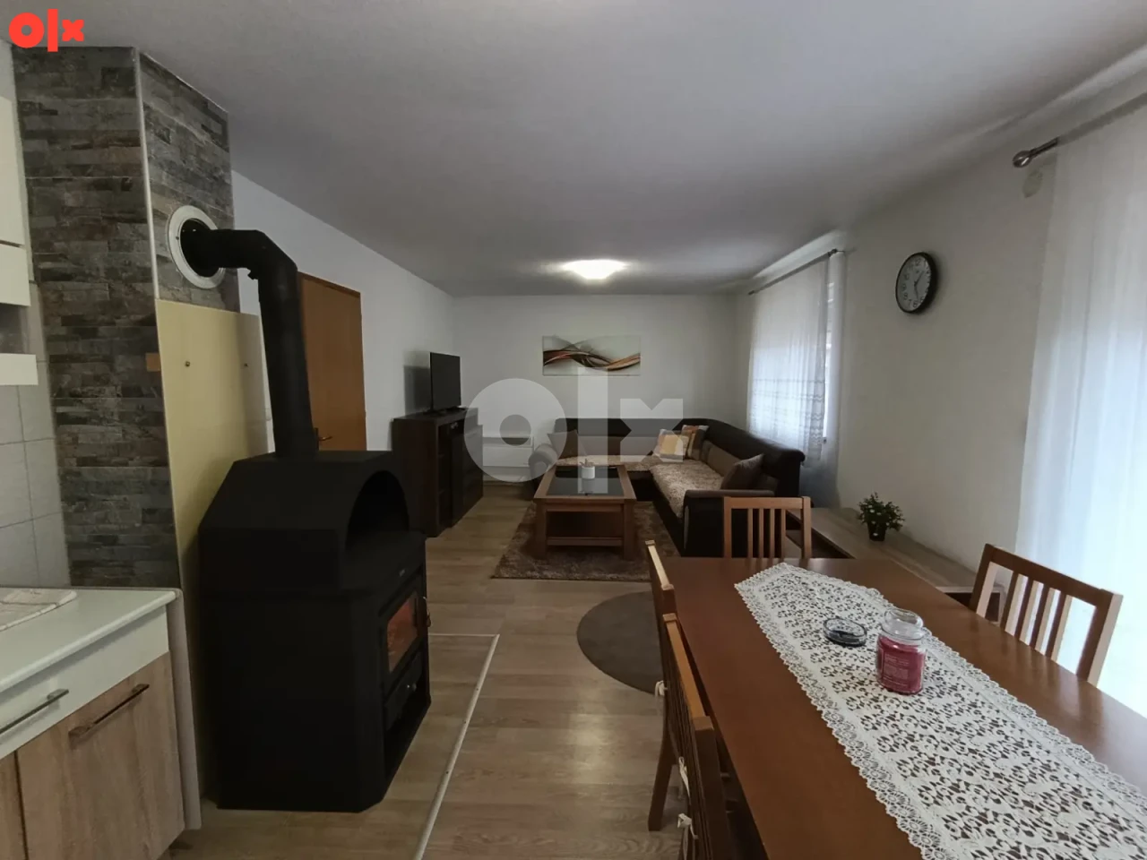 Divan Vlašić vikendica 6
