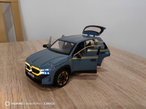 Igračka BMW XM 1:24