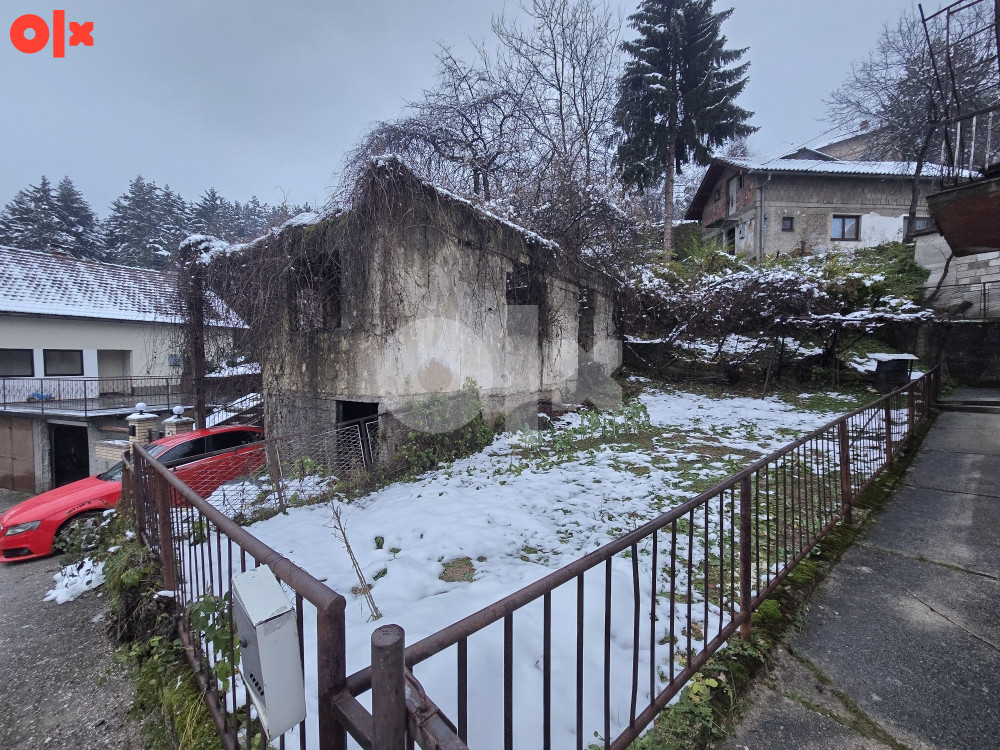 Devastirana kuća, Vraca, Spomen park, 50m2 osnova, 235m2 dvorište 2