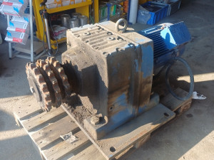 ELEKTRO MOTOR SA REDUKTOROM 15kW 15obrt.