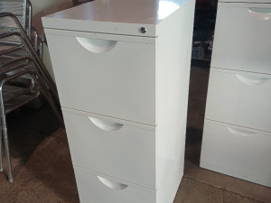 METALNI UREDSKI ORMAR