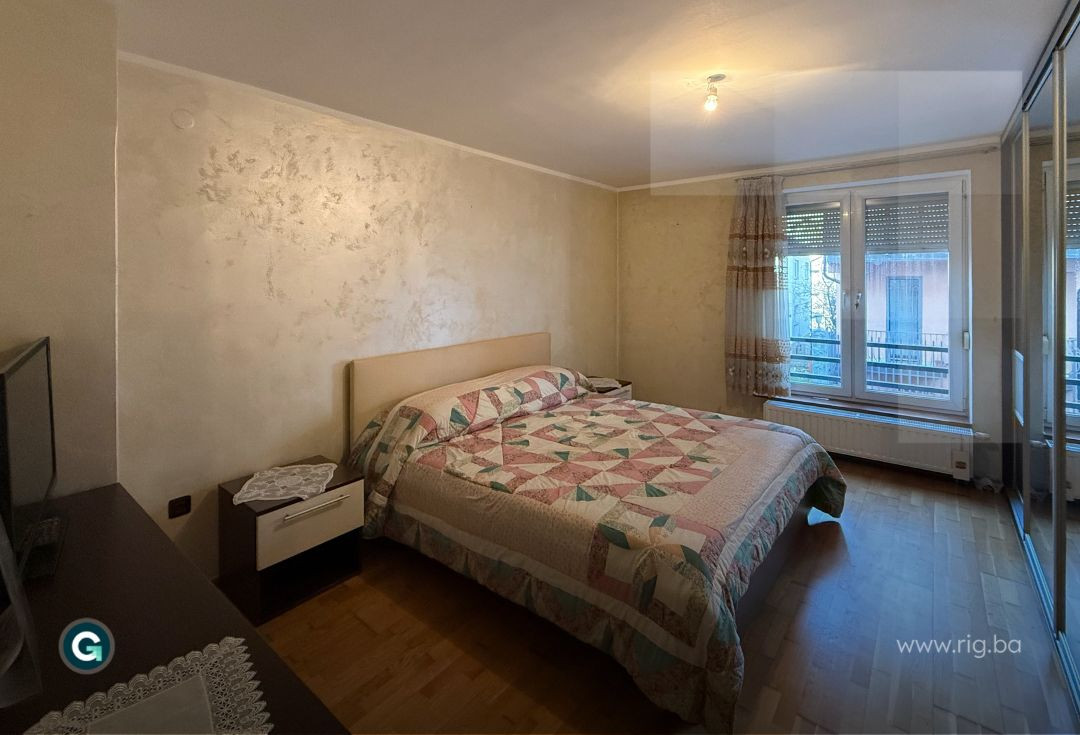 DVOSOBAN STAN SA GARAŽOM I DVORIŠTEM / Grbavica / PRODAJA 17