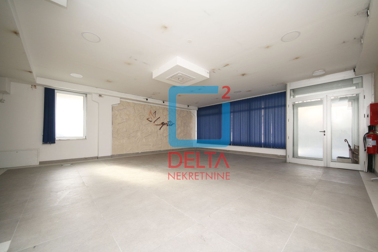 Poslovni prostor 139m2 / 2 garaže / 3 parkinga / Dolac Malta 3