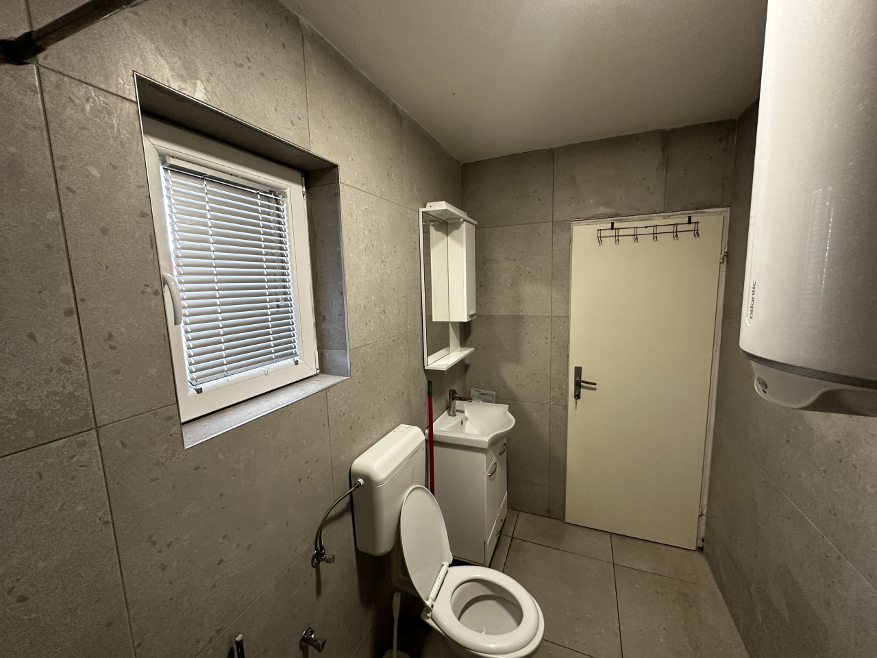 Kuća - najam - smještaj radnika - 400 m2 9