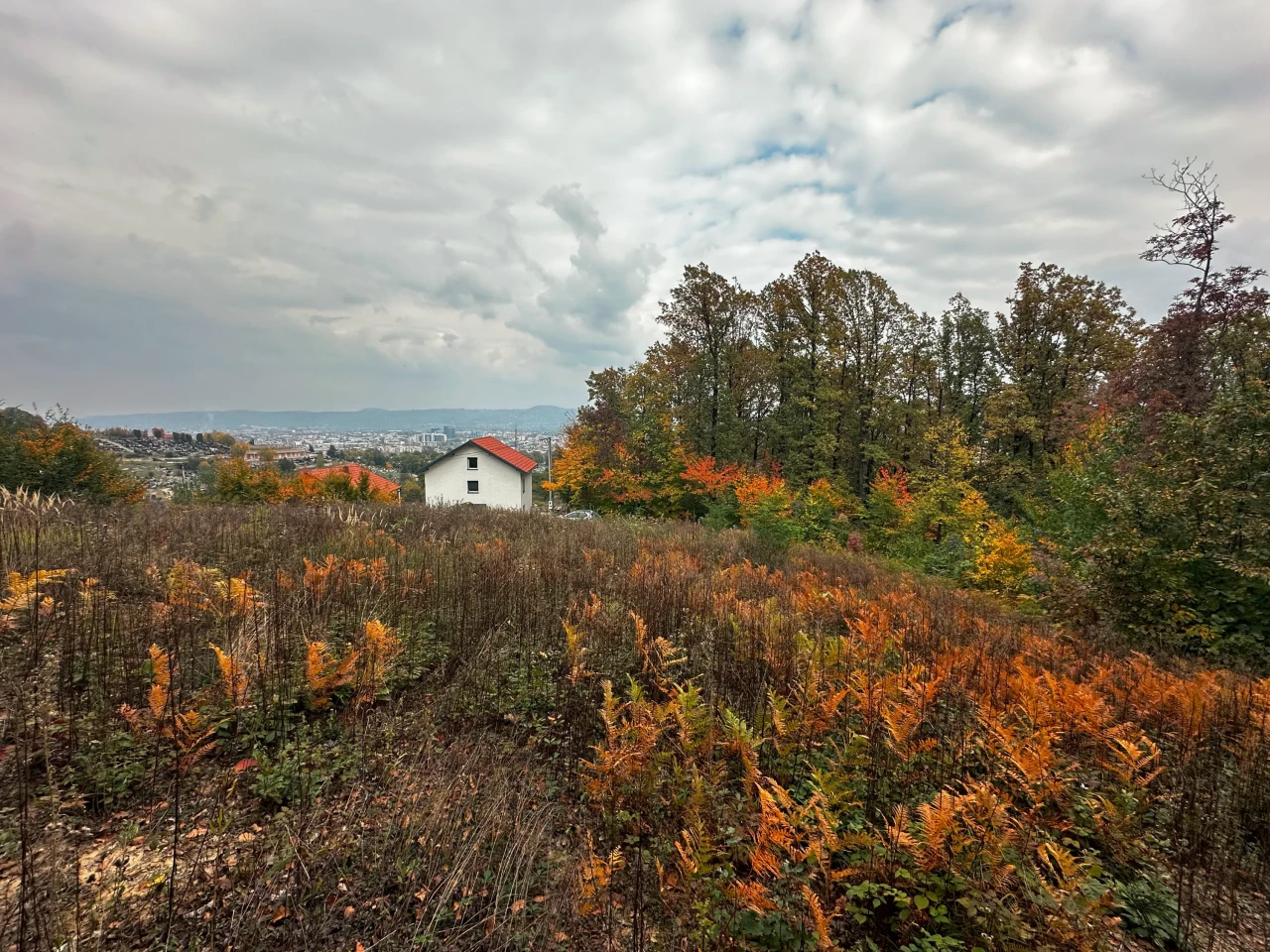 Građevinski plac na Pobrđu - 996 m2 3