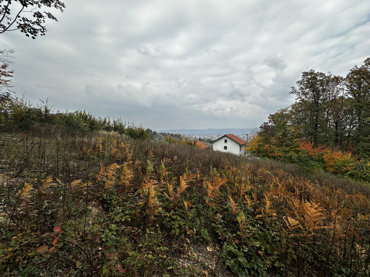 Građevinski plac na Pobrđu - 996 m2 4